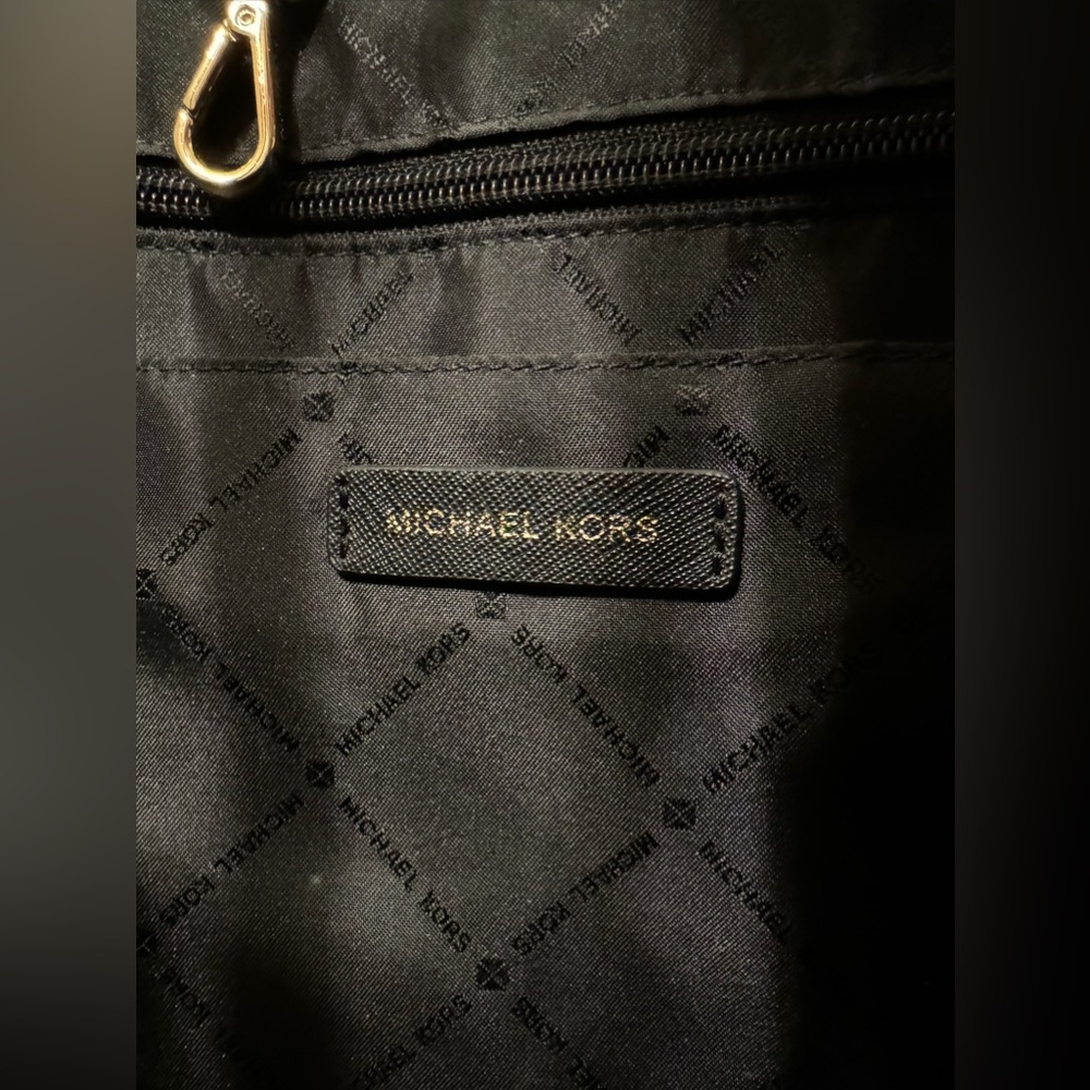 black Michael Kors medium tote purse - Picture 4 of 8